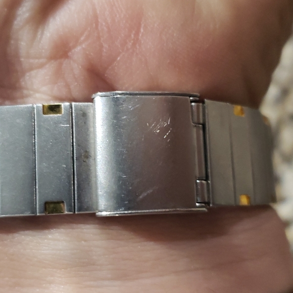 Vintage 1980s Pulsar 2 tone quartz watch V250-5220 - Picture 4 of 7